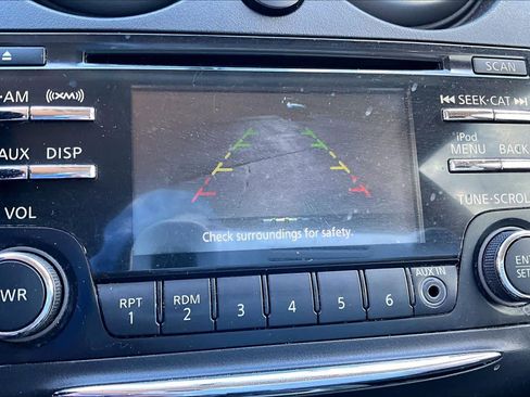 Used 2014 Nissan Rogue S w/ Convenience Package image 22