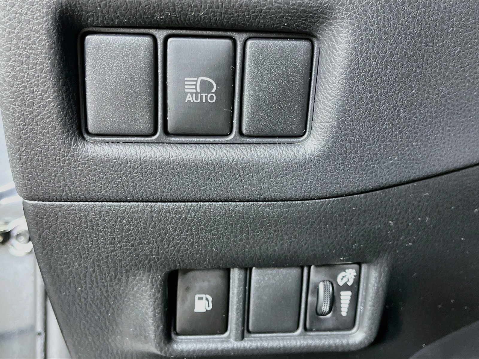 Used 2022 Toyota C-HR Nightshade FWD image 13