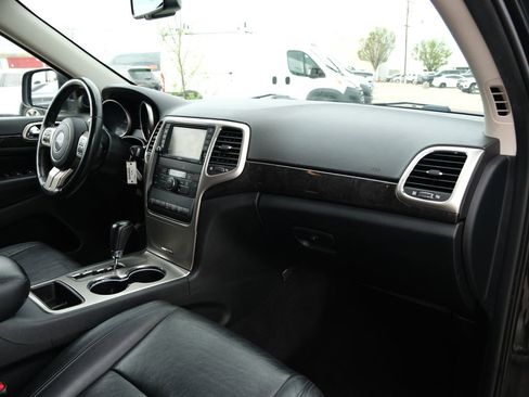Used 2011 Jeep Grand Cherokee Laredo image 34