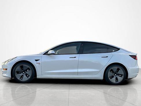 Used 2021 Tesla Model 3 Standard Range Plus image 2