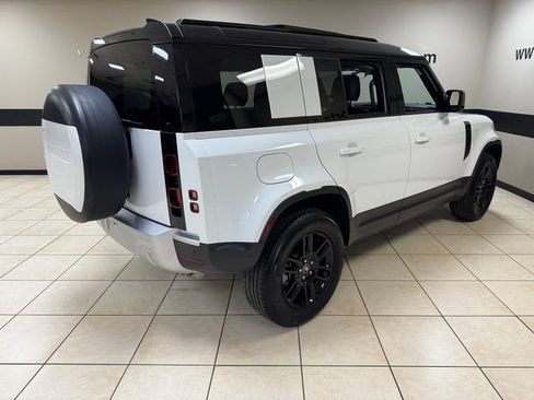Used 2025 Land Rover Defender 110 S AWD/4WD image 6