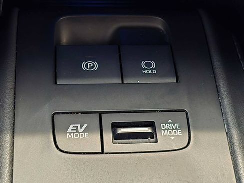 Certified 2024 Toyota Venza LE AWD/4WD image 15