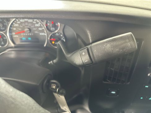 Used 2022 Chevrolet Express 2500 w/ Driver Convenience Package image 24