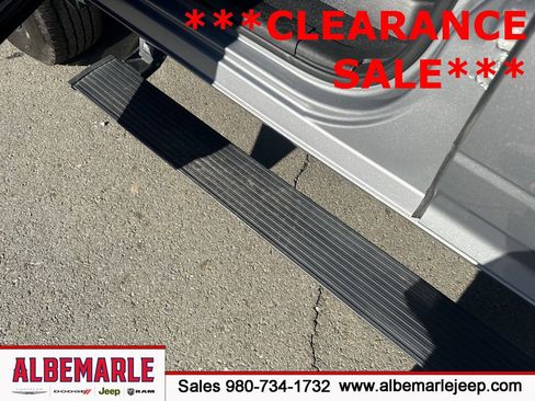 Used 2024 RAM 2500 Tradesman w/ Chrome Appearance Group image 12