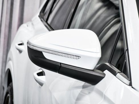 Used 2024 Audi Q4 e-tron Premium Plus w/ Premium Plus image 65