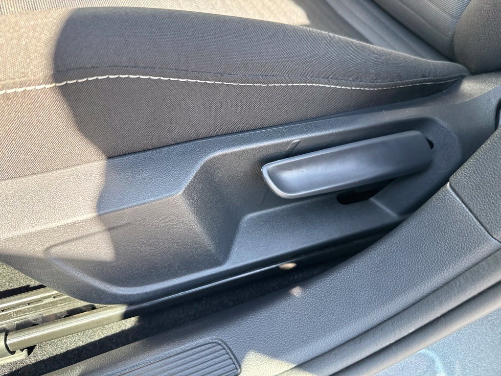 Certified 2025 Volkswagen Jetta S FWD image 17