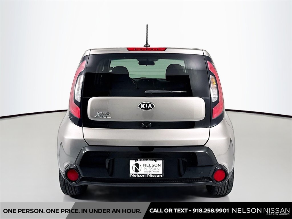 Used 2016 Kia Soul + FWD image 6