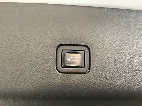Used 2020 Chevrolet Traverse Premier w/ Redline Edition AWD/4WD image 31