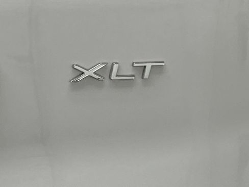 Used 2023 Ford Transit 350 XLT image 28