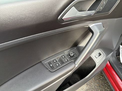 Used 2018 Volkswagen Tiguan SEL image 40