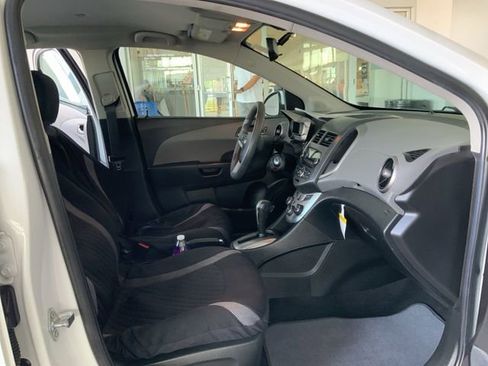 Used 2015 Chevrolet Sonic LT image 15
