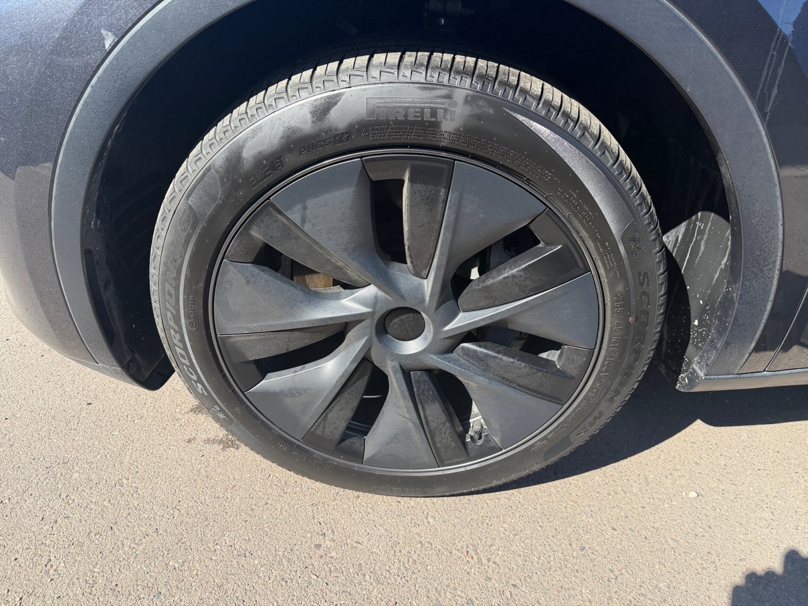 Used 2024 Tesla Model Y Long Range RWD image 11