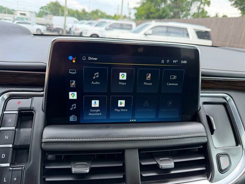 Used 2022 Chevrolet Suburban Premier w/ Premium Package AWD/4WD image 39