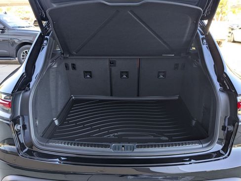 Certified 2026 Porsche Macan AWD/4WD image 23