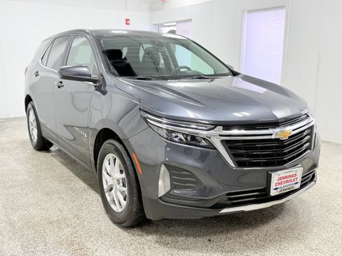 Used 2023 Chevrolet Equinox LT image 1