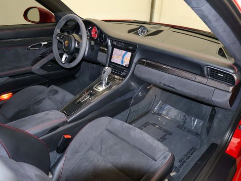 Used 2017 Porsche 911 Carrera GTS RWD image 22