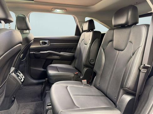 Used 2023 Kia Sorento SX image 25