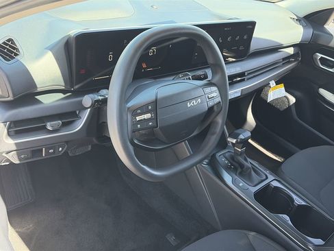 Certified 2026 Kia K4 FWD image 17