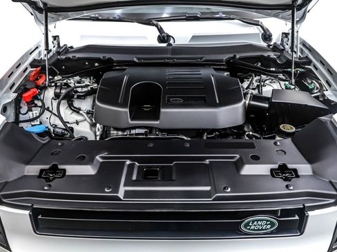 Used 2020 Land Rover Defender 110 HSE image 11