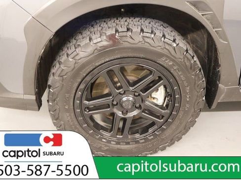 Used 2024 Subaru Crosstrek 2.0i Premium image 9