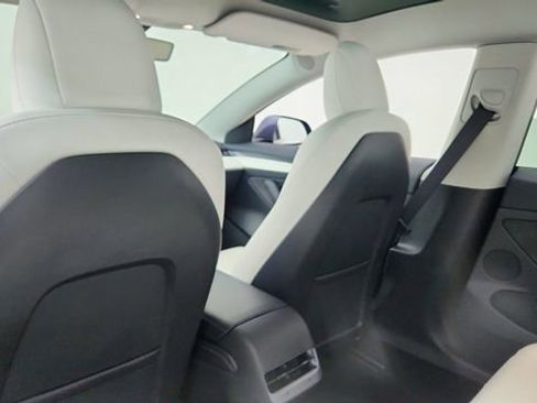 Used 2023 Tesla Model 3 Standard Range image 29