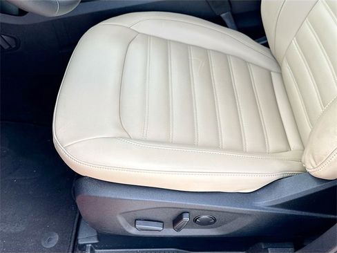 Used 2021 Ford Edge SEL w/ Convenience Package image 18