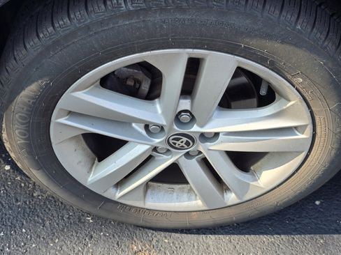 Used 2019 Toyota Corolla SE FWD image 24