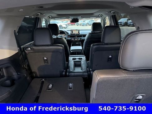 Used 2025 Honda Pilot Elite image 39