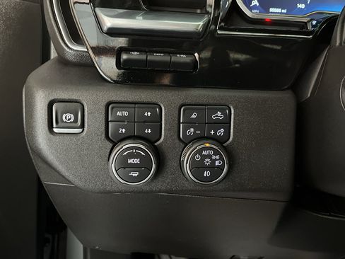 Used 2024 Chevrolet Silverado 1500 High Country w/ Technology Package AWD/4WD image 29
