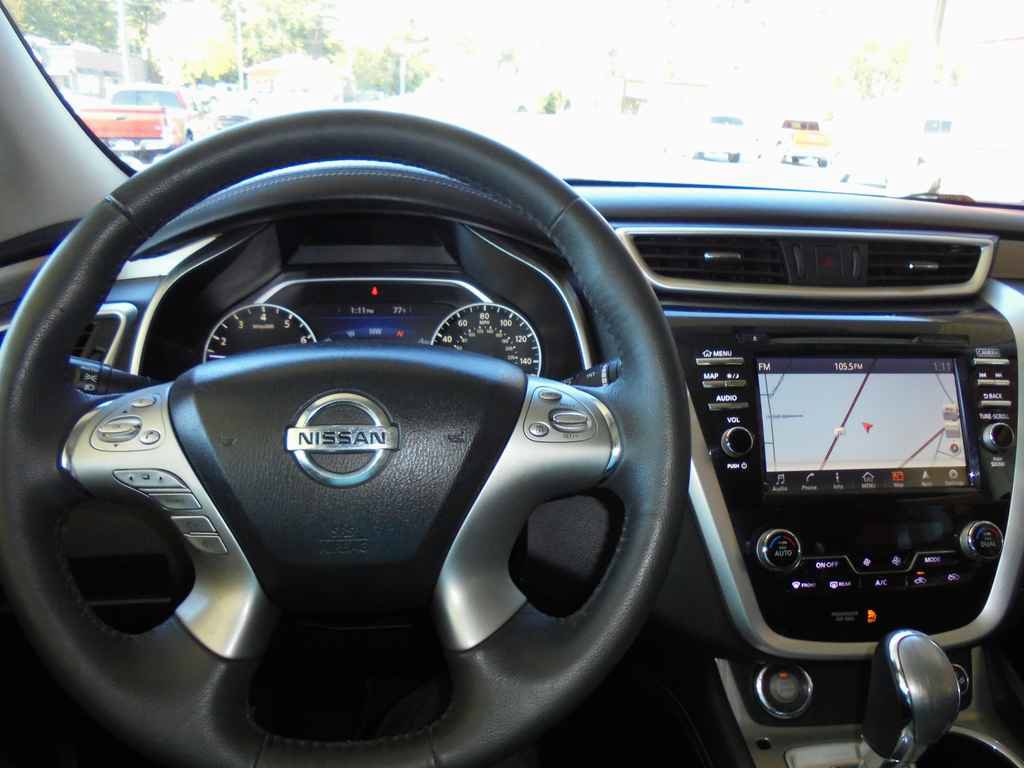 Used 2017 Nissan Murano SV FWD image 6
