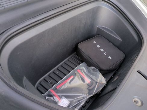 Used 2021 Tesla Model Y Long Range AWD/4WD image 34