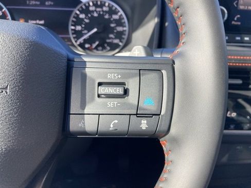 Used 2025 Nissan Rogue SV image 20