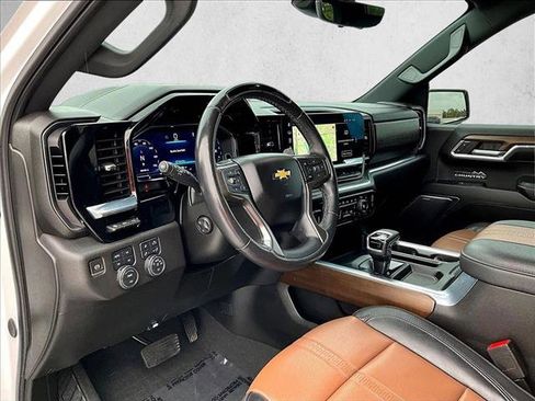 Used 2024 Chevrolet Silverado 1500 High Country image 14
