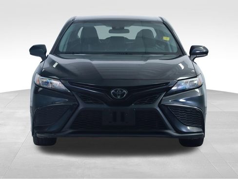 Used 2021 Toyota Camry SE FWD image 6