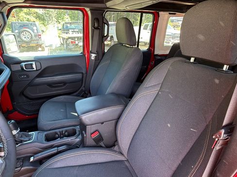 Used 2025 Jeep Wrangler Sahara w/ Safety Group AWD/4WD image 17