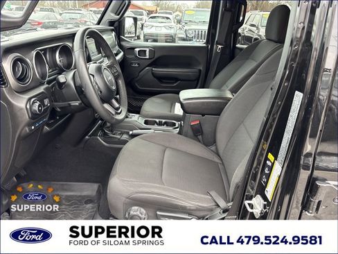 Used 2023 Jeep Wrangler Unlimited image 17