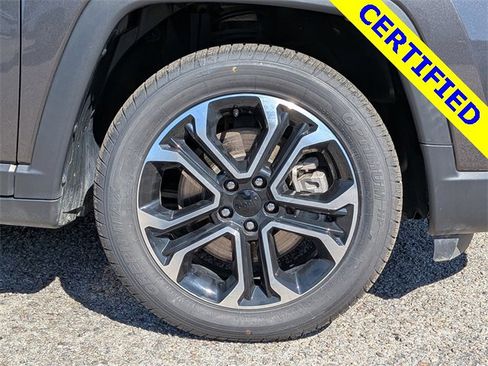 Used 2023 Jeep Compass Limited image 11