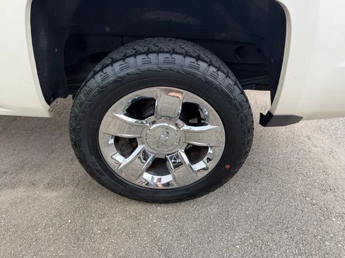 Used 2015 Chevrolet Silverado 1500 LTZ Z71 w/ LTZ Plus Package AWD/4WD image 13