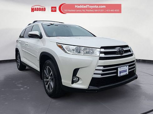 Used 2019 Toyota Highlander XLE AWD/4WD image 8