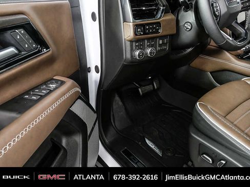 Used 2026 GMC Yukon Denali Ultimate AWD/4WD image 8