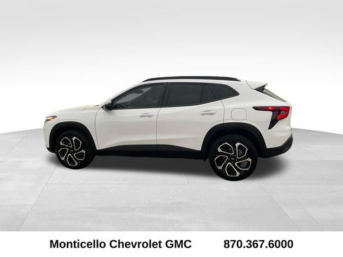 Used 2024 Chevrolet Trax RS w/ Driver Confidence Package image 6