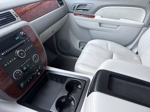 Used 2014 Chevrolet Silverado 2500 LTZ AWD/4WD image 17