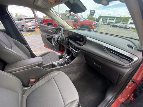 Used 2024 Buick Encore GX Preferred AWD/4WD image 29