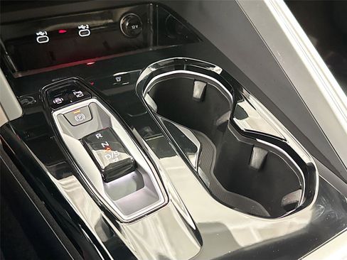 Certified 2025 Audi Q5 Premium w/ Convenience Package image 17