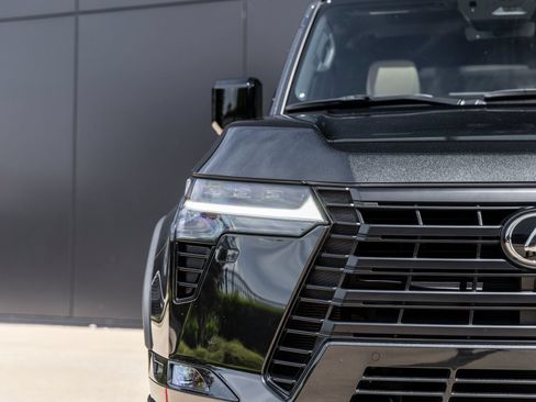 Used 2024 Lexus GX 550 AWD/4WD image 18
