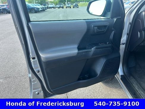 Used 2020 Toyota Tacoma SR w/ SX Package AWD/4WD image 10