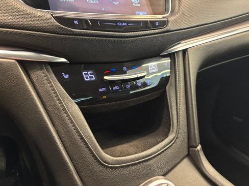 Used 2017 Cadillac XT5 Luxury w/ Driver Awareness Package AWD/4WD image 21
