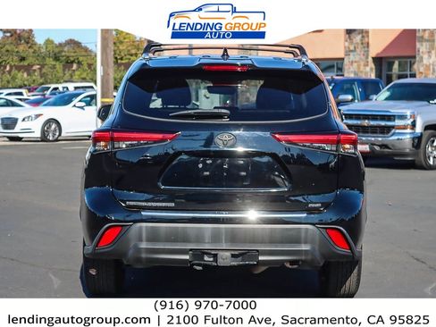 Used 2021 Toyota Highlander XLE image 10