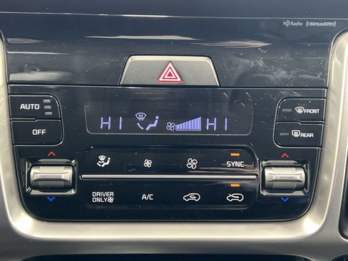 Used 2022 Kia Sorento S image 19