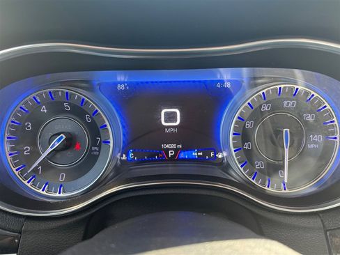 Used 2020 Chrysler 300 Limited RWD image 15
